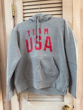 Team USA Brand Gray Hoodie w/Red Chest Logo- Men's Large- Great on 4th of July